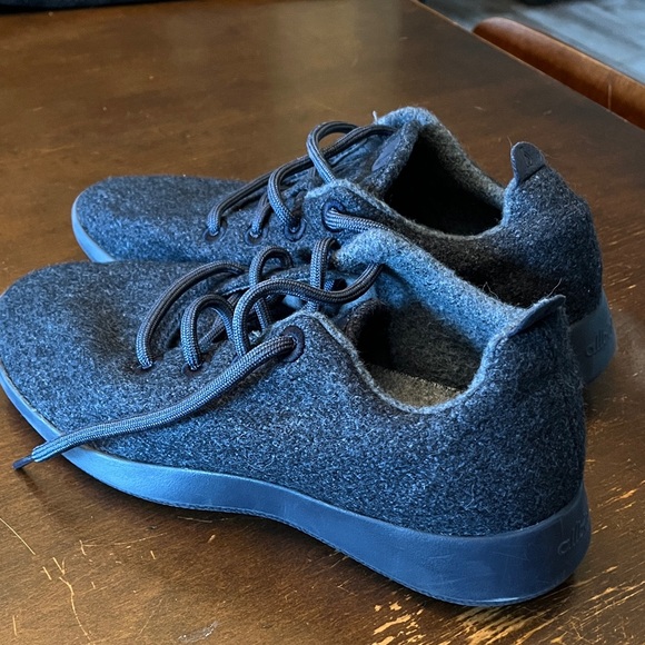 allbirds Shoes - Allbirds Woman’s Cozy Wool Sneakers in Navy